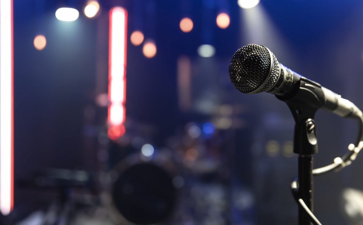 Koncert rocznicowy sekcji wokalnej MOKiS w Bielawie pełen karnawałowej zabawy i hitów disco