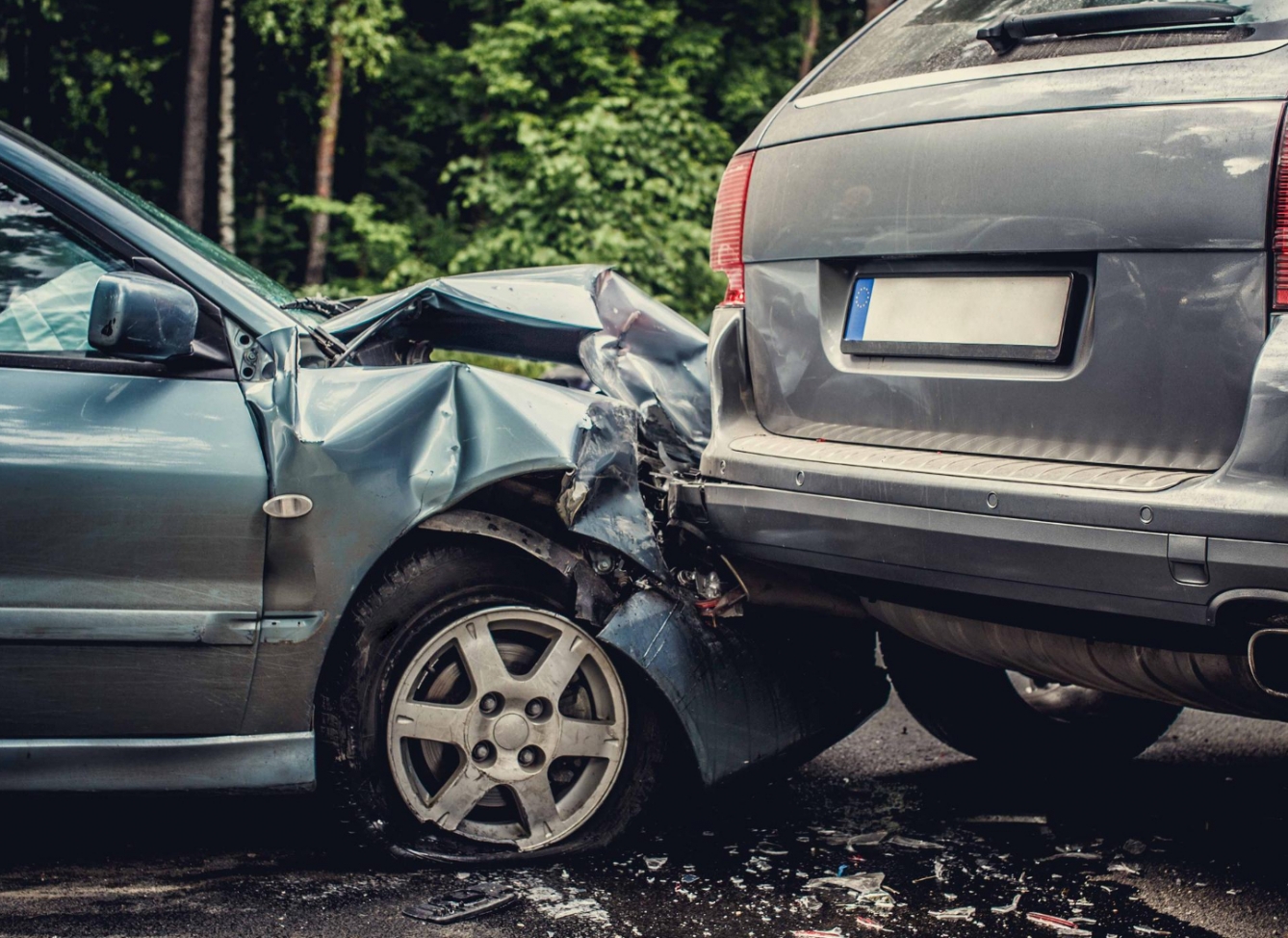 Bez ofiar w ludziach w wyniku dwóch Fordów zderzających się na ulicy Bohaterów Getta w Bielawie
